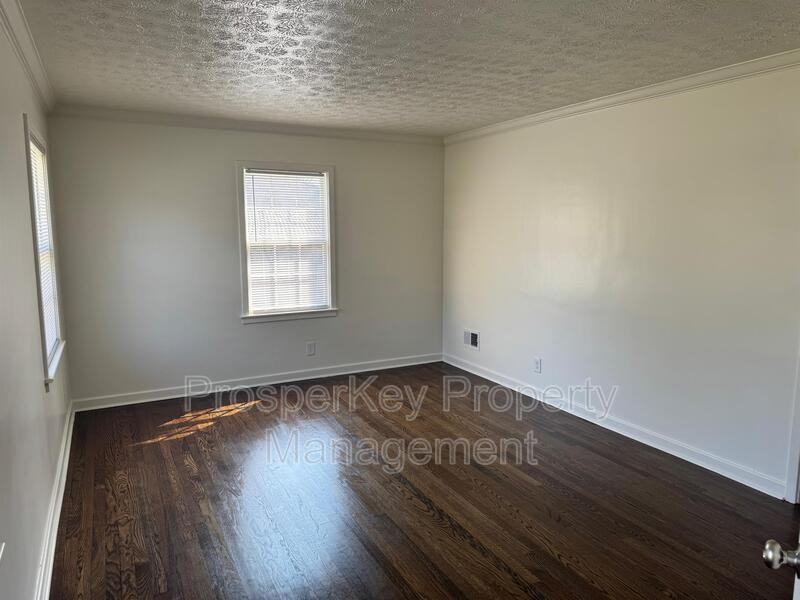 419 Victoria Dr - Photo 7 of 33