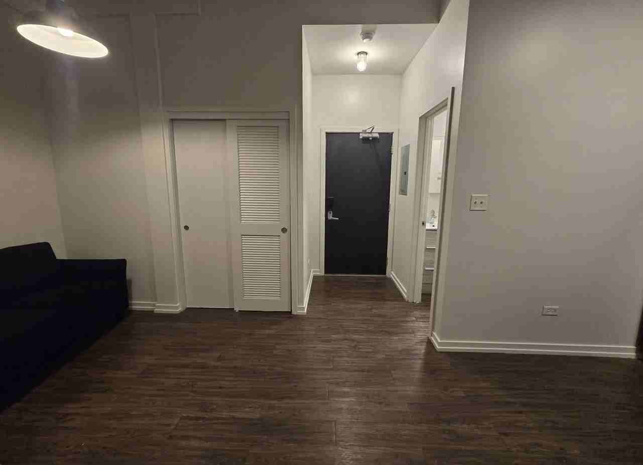 5051 N Kenmore Ave - Photo 7 of 44