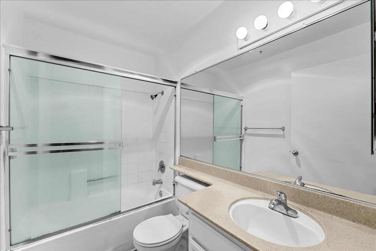 1785 Beloit Ave - Photo 4 of 19