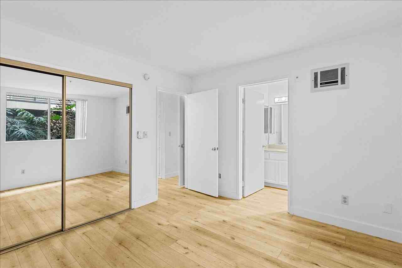 1785 Beloit Ave - Photo 6 of 19