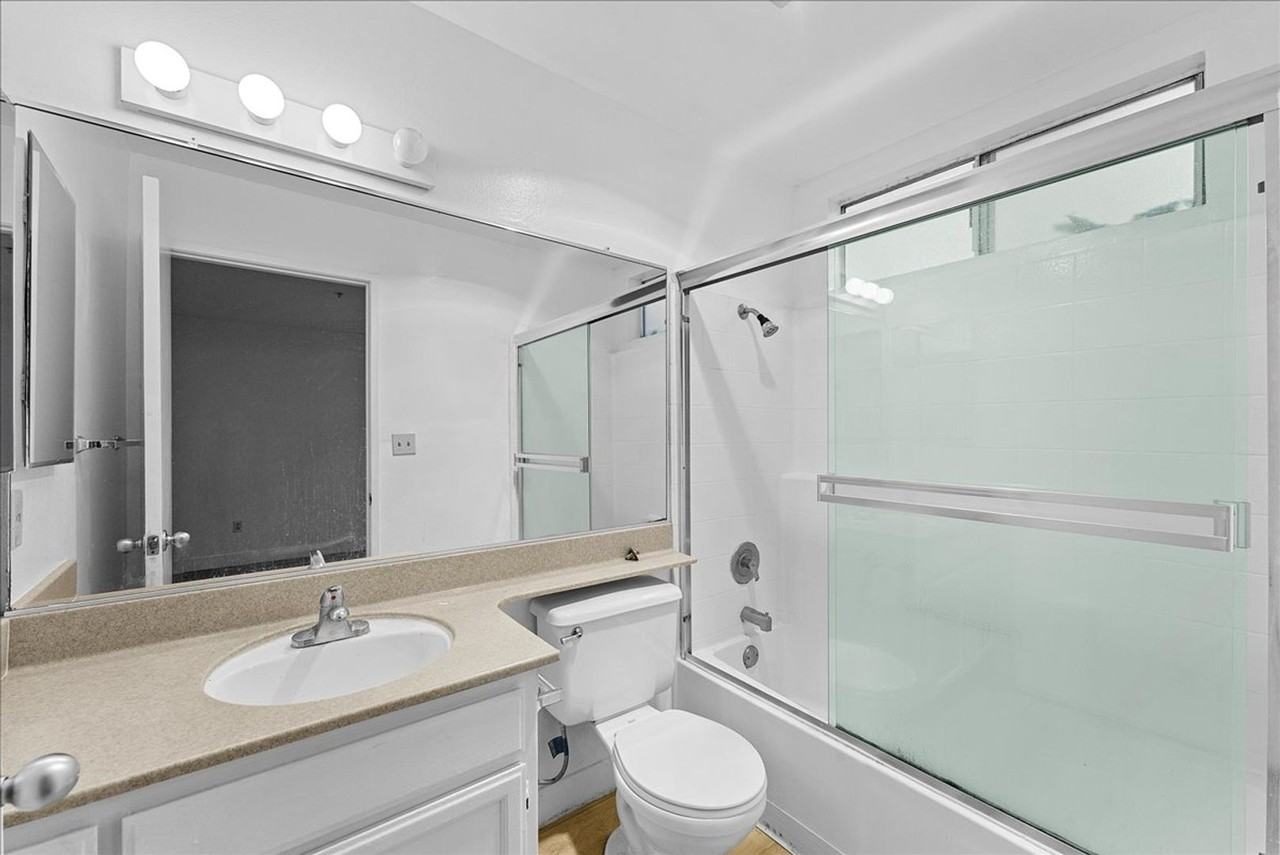 1785 Beloit Ave - Photo 7 of 19