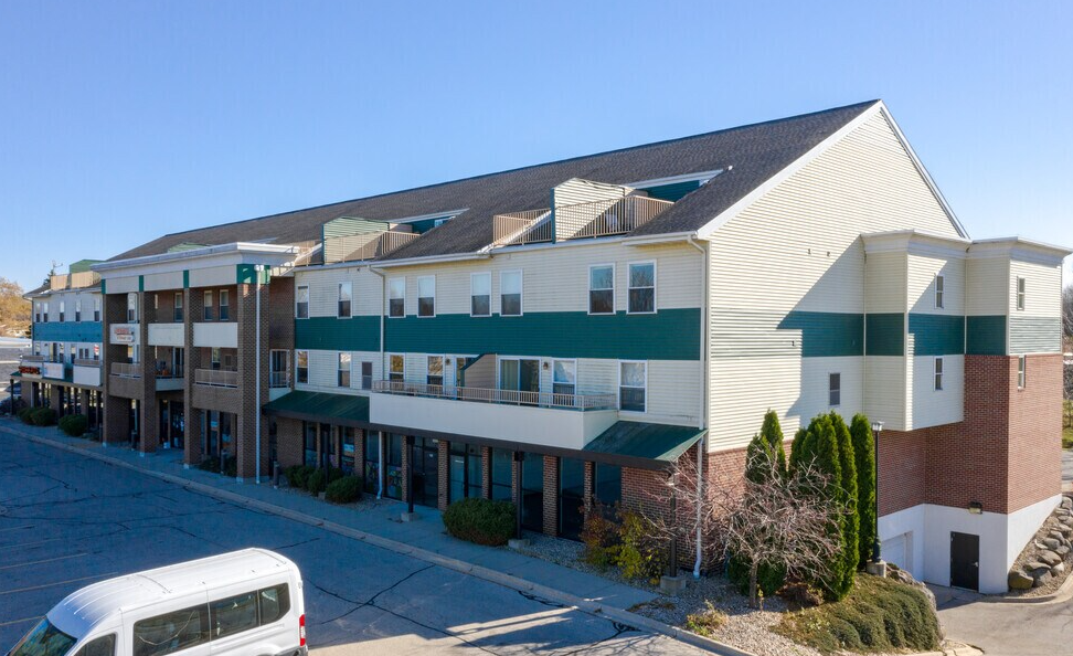 McComb Place Apartments - Photo 2 of 4