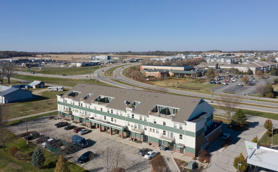 McComb Place Apartments - Photo 4 of 4