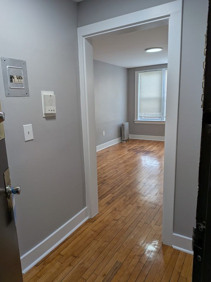 307-317 William St Apartments - Photo 3 of 11