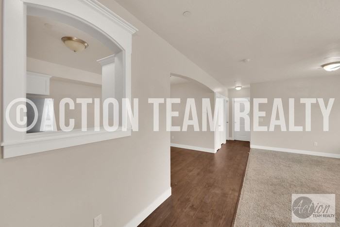 1823 N Crest Rd #1823 - Photo 5 of 19