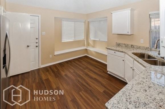 5210 Livermore Dr - Photo 3 of 14