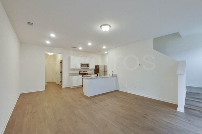 137 Dudley Way Sw - Photo 2 of 21