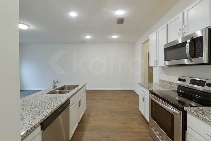 137 Dudley Way Sw - Photo 6 of 21