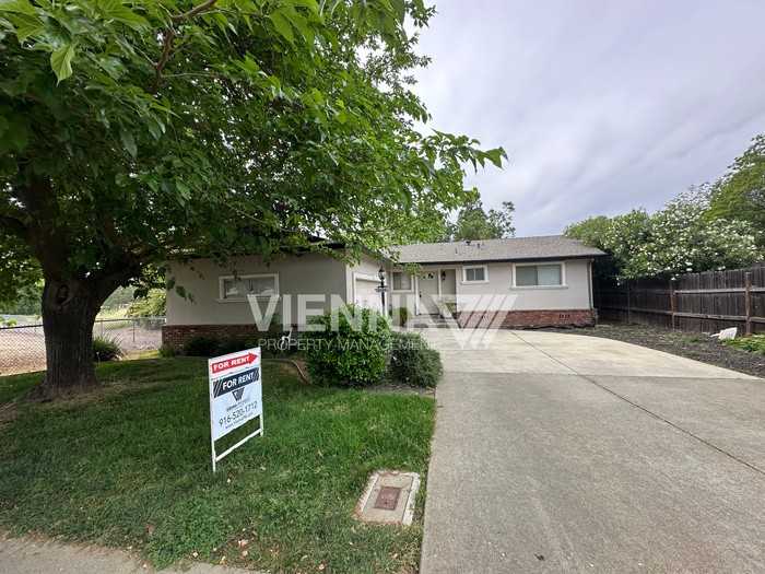 5280 5th St - Photo 2 of 24