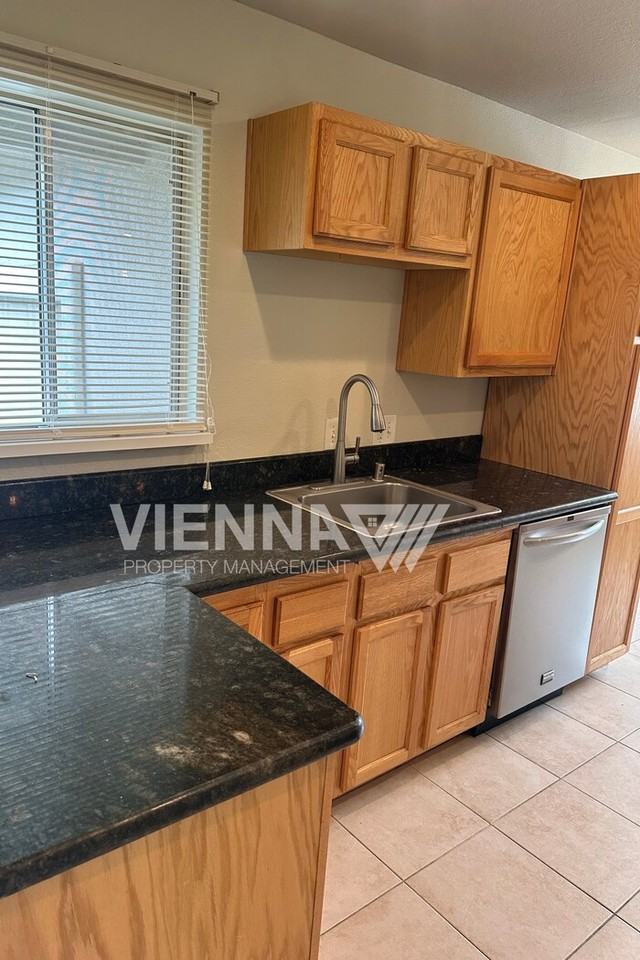 5280 5th St - Photo 5 of 24