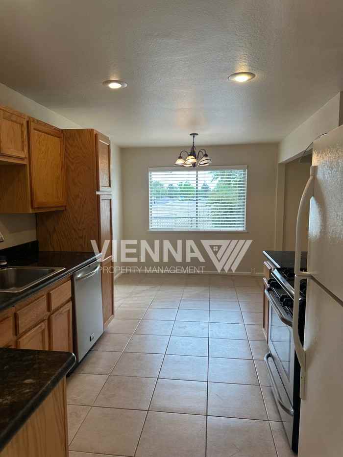 5280 5th St - Photo 6 of 24