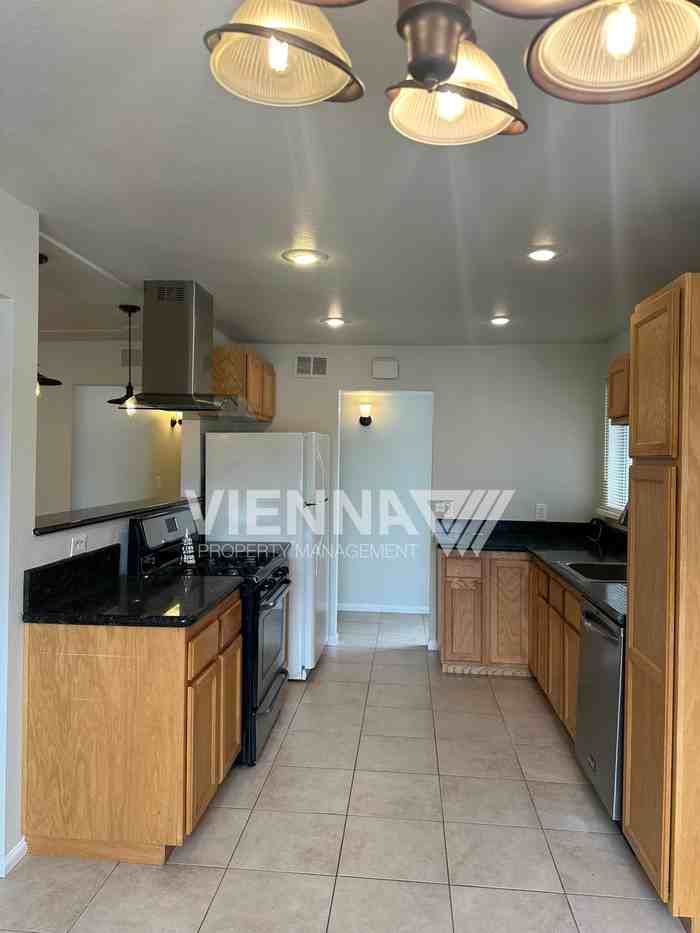 5280 5th St - Photo 7 of 24