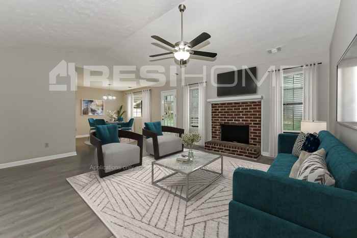 575 Oak Trace Ct - Photo 5 of 17