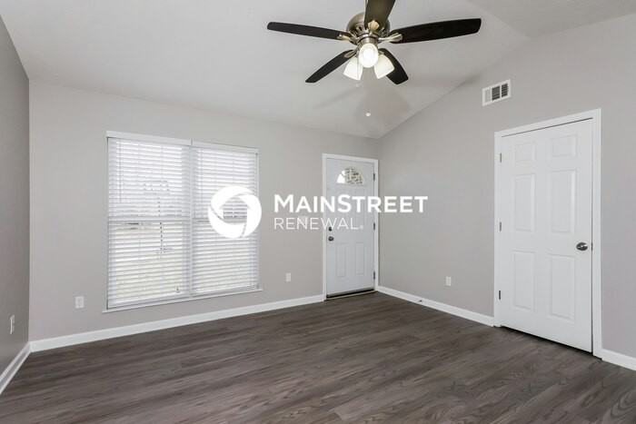 10106 Greenfield Woods Cir - Photo 5 of 16