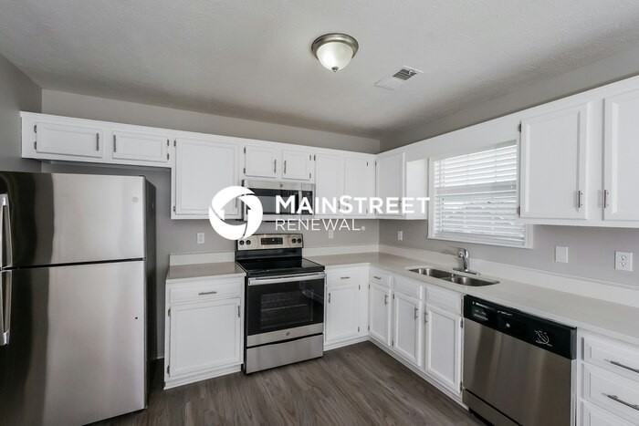 10106 Greenfield Woods Cir - Photo 7 of 16