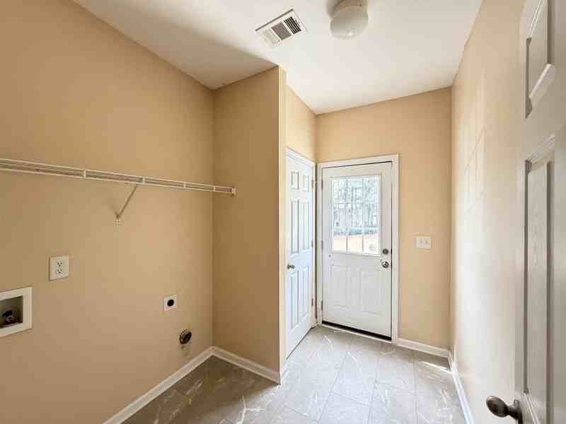 540 Georgia Way - Photo 7 of 16