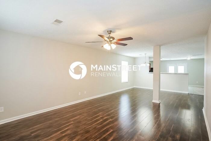 2815 Creekbend Dr - Photo 3 of 17
