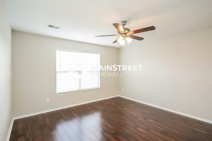 2815 Creekbend Dr - Photo 6 of 17