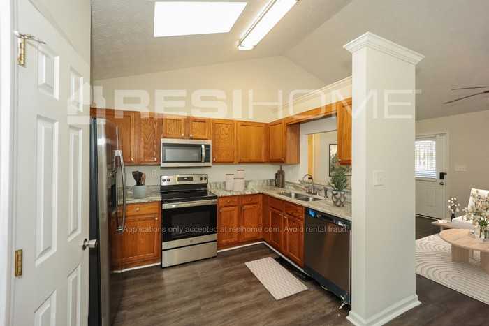 30 Highland Blvd - Photo 3 of 19