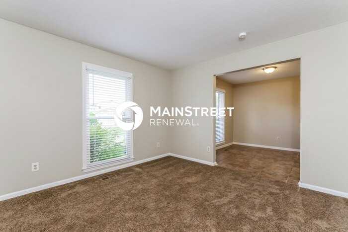 4912 Simpson Dr - Photo 5 of 15