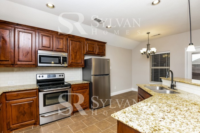 233 Chimney Rock Dr - Photo 5 of 16