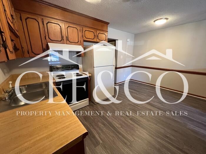 22 Rachel Ct #B - Photo 4 of 11