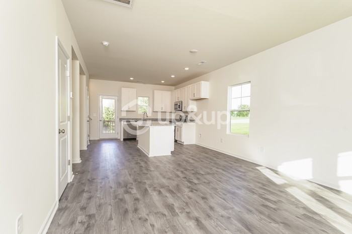 109 Pepperstone Dr - Photo 5 of 17