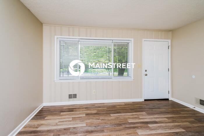 9716 Saturn Dr - Photo 3 of 16