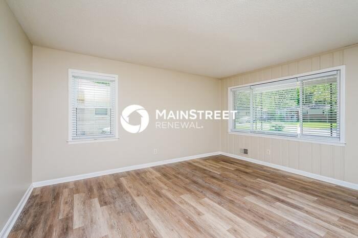 9716 Saturn Dr - Photo 4 of 16