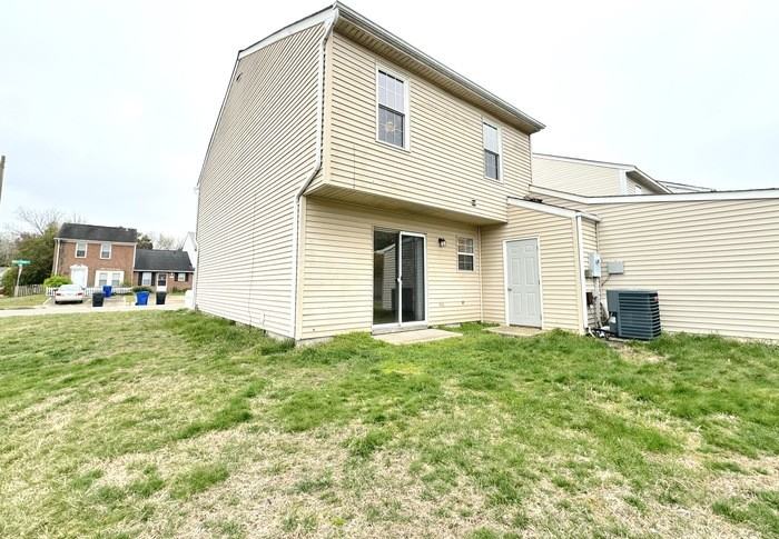 700 Wolftrap Ln - Photo 2 of 22