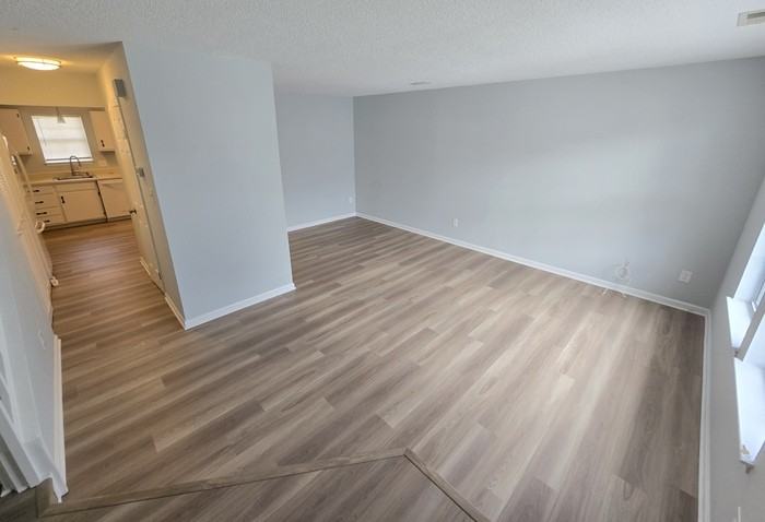 700 Wolftrap Ln - Photo 4 of 22