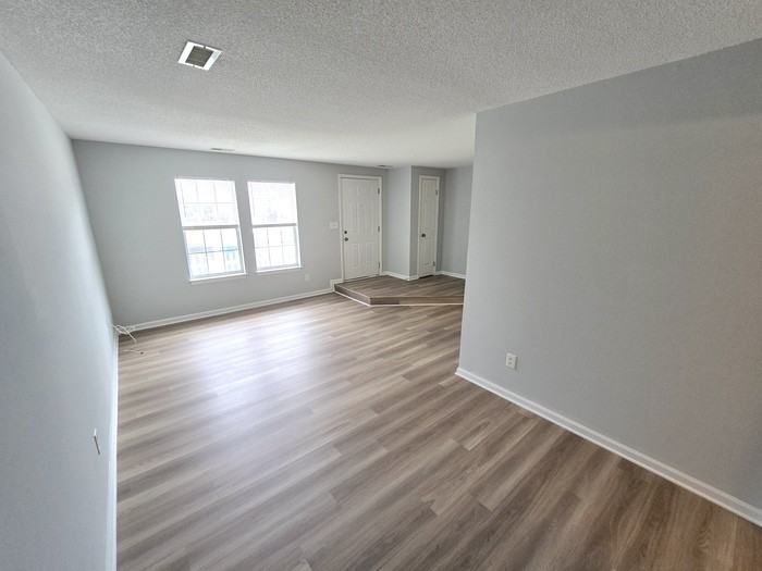 700 Wolftrap Ln - Photo 6 of 22