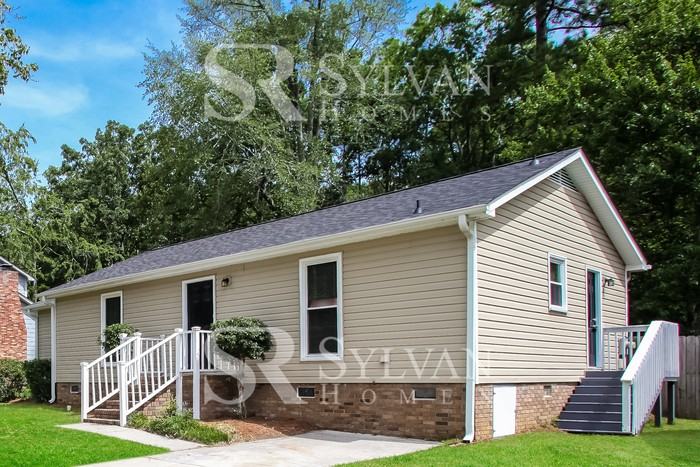 553 Parlock Rd - Photo 3 of 16