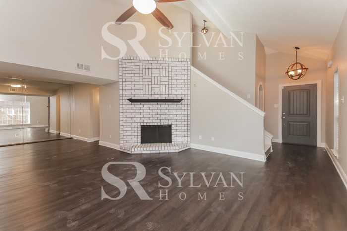 1016 Alameda Dr - Photo 7 of 17