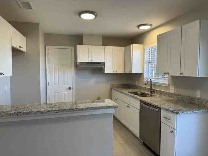 959 Vecinos Blvd - Photo 5 of 33