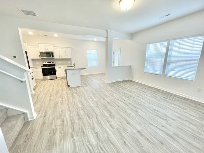 155 Lorcan Ln - Photo 4 of 14