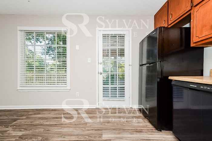 2260 Hammond Ct - Photo 7 of 17