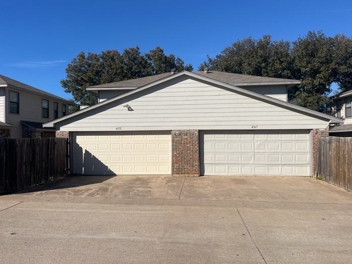 4371 Hulen Cir E #4371 - Photo 2 of 14