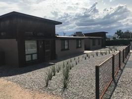 featured image of 1114 E Adams St #2