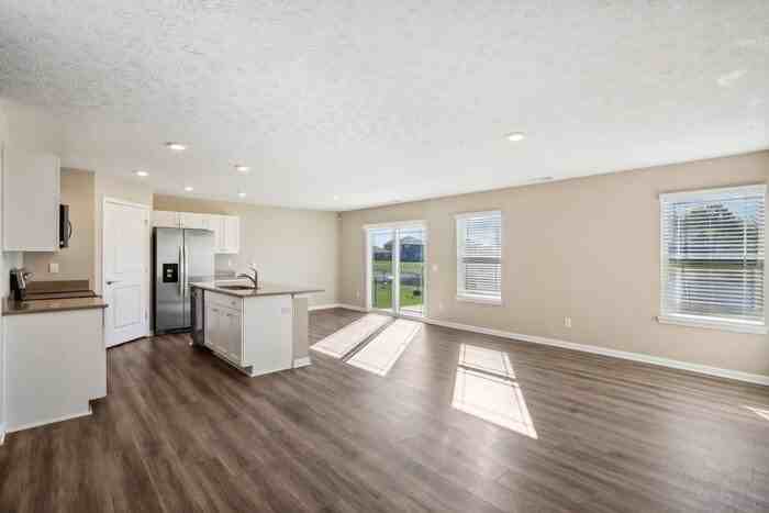 627 Marsh Aster Dr - Photo 2 of 22