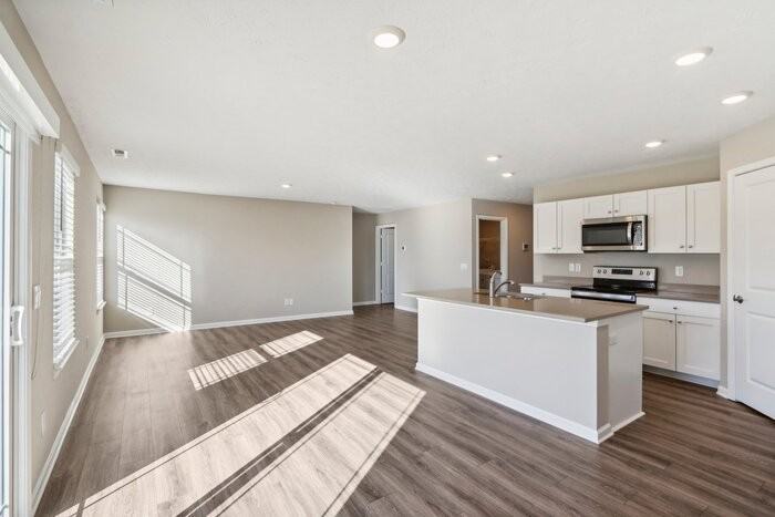 627 Marsh Aster Dr - Photo 4 of 22