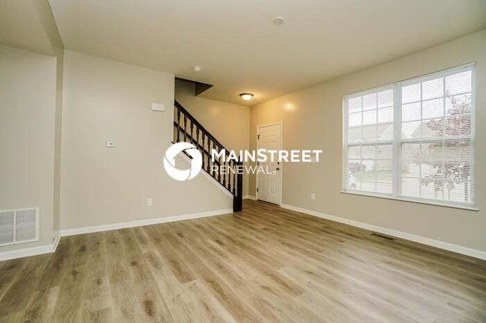 181 Honey Locust Ln - Photo 2 of 17