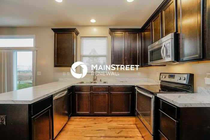 181 Honey Locust Ln - Photo 5 of 17