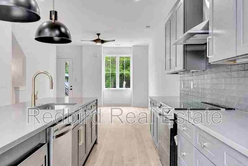 2042 Mckinley St - Photo 3 of 25