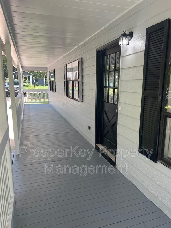 2428 Palmetto St - Photo 4 of 19