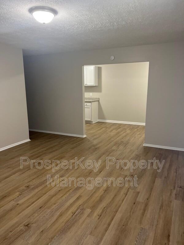 2428 Palmetto St - Photo 6 of 19