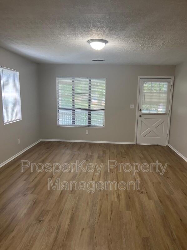 2428 Palmetto St - Photo 7 of 19