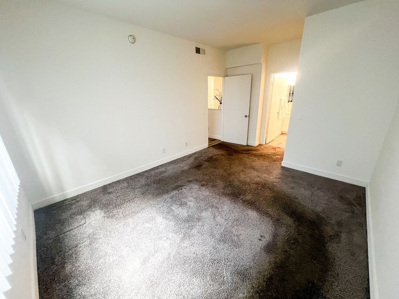 Cambridge Court Apartments - Photo 5 of 31