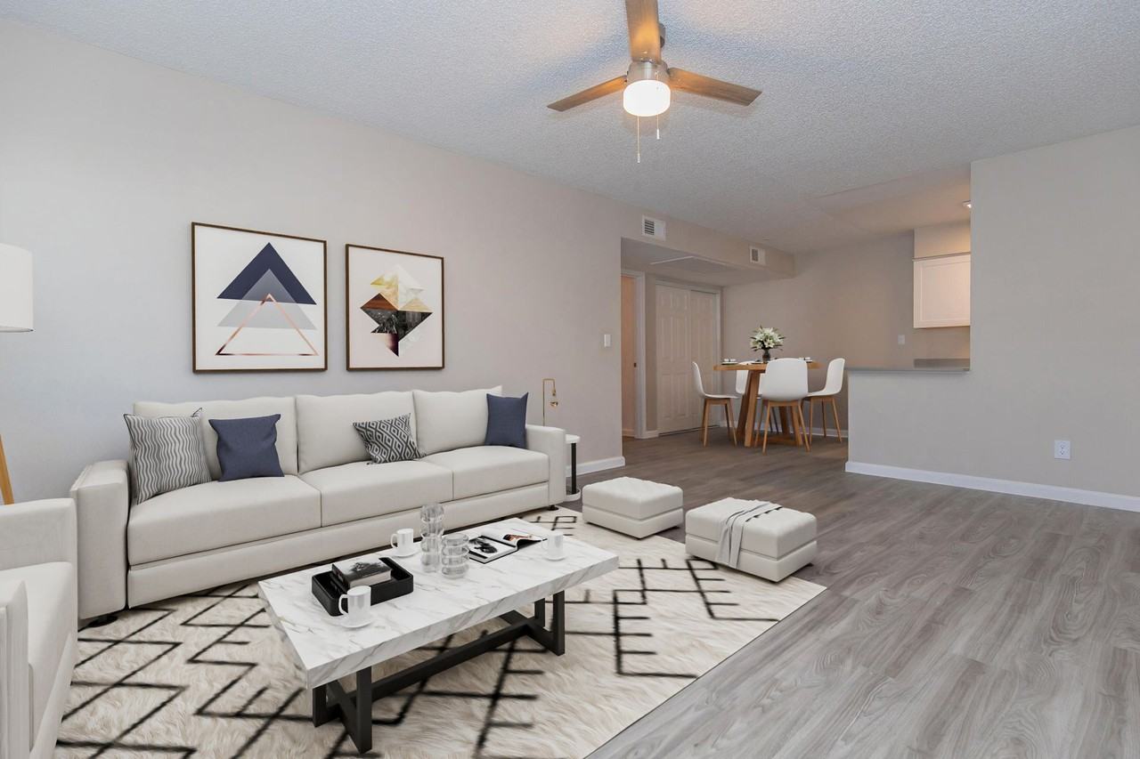 Two | Five Greenway Apartments - Photo 3 of 42