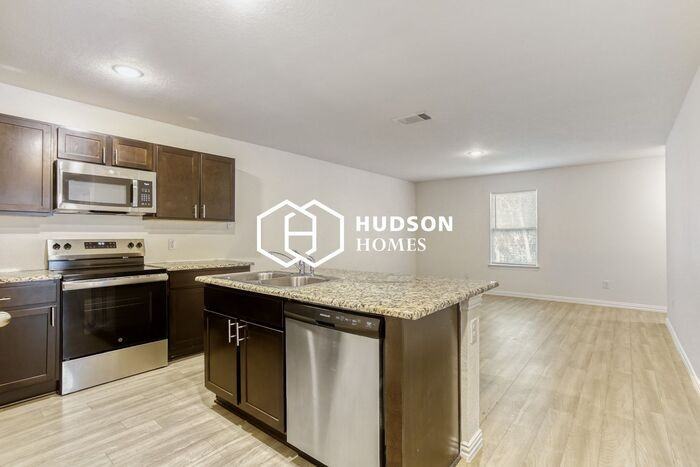 345 Cartersville St - Photo 4 of 14